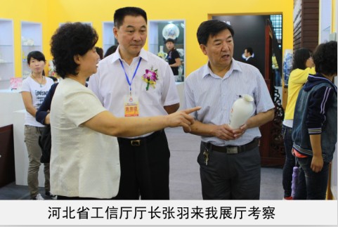 家常鸡巴操逼视频省工信厅厅长来我厅考察